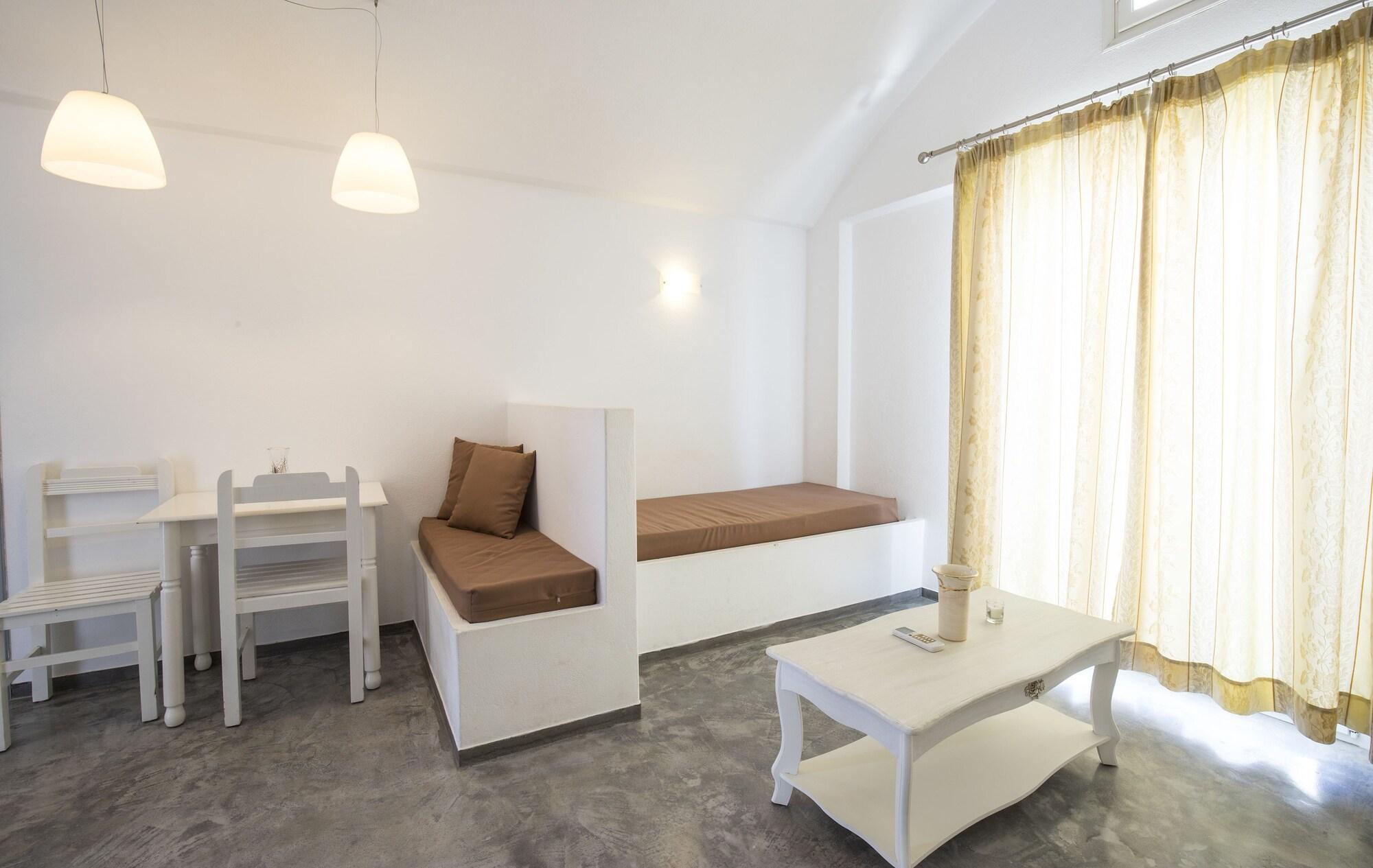 Sea View Beach Hotel (Adults Only) ペリヴォラス エクステリア 写真