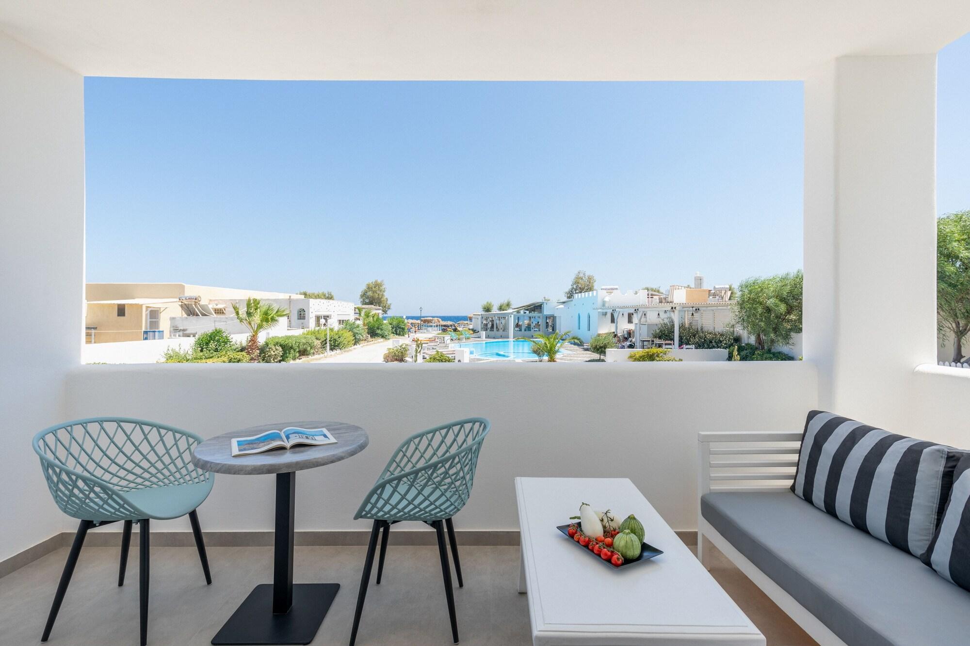 Sea View Beach Hotel (Adults Only) ペリヴォラス エクステリア 写真
