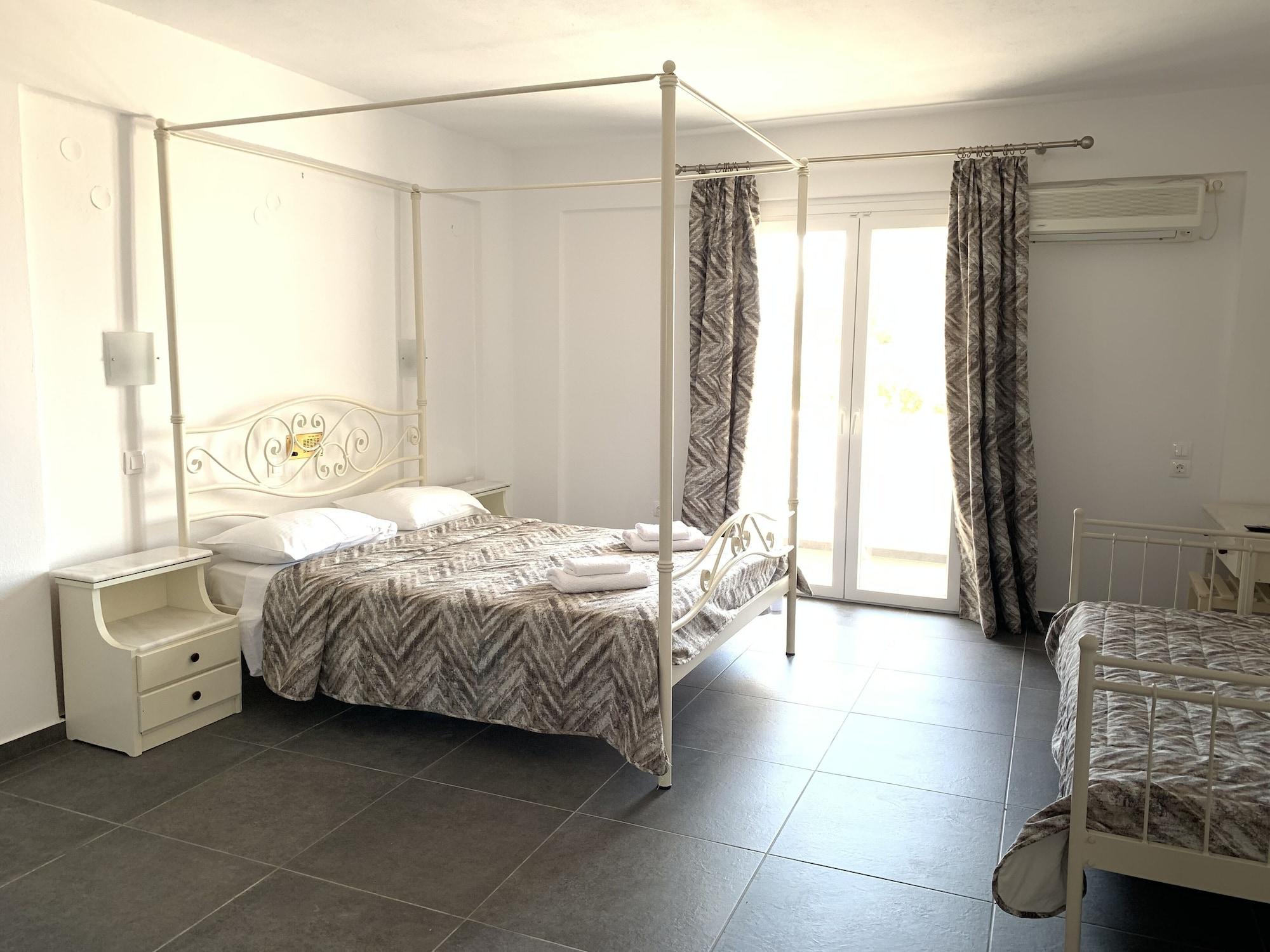 Sea View Beach Hotel (Adults Only) ペリヴォラス エクステリア 写真