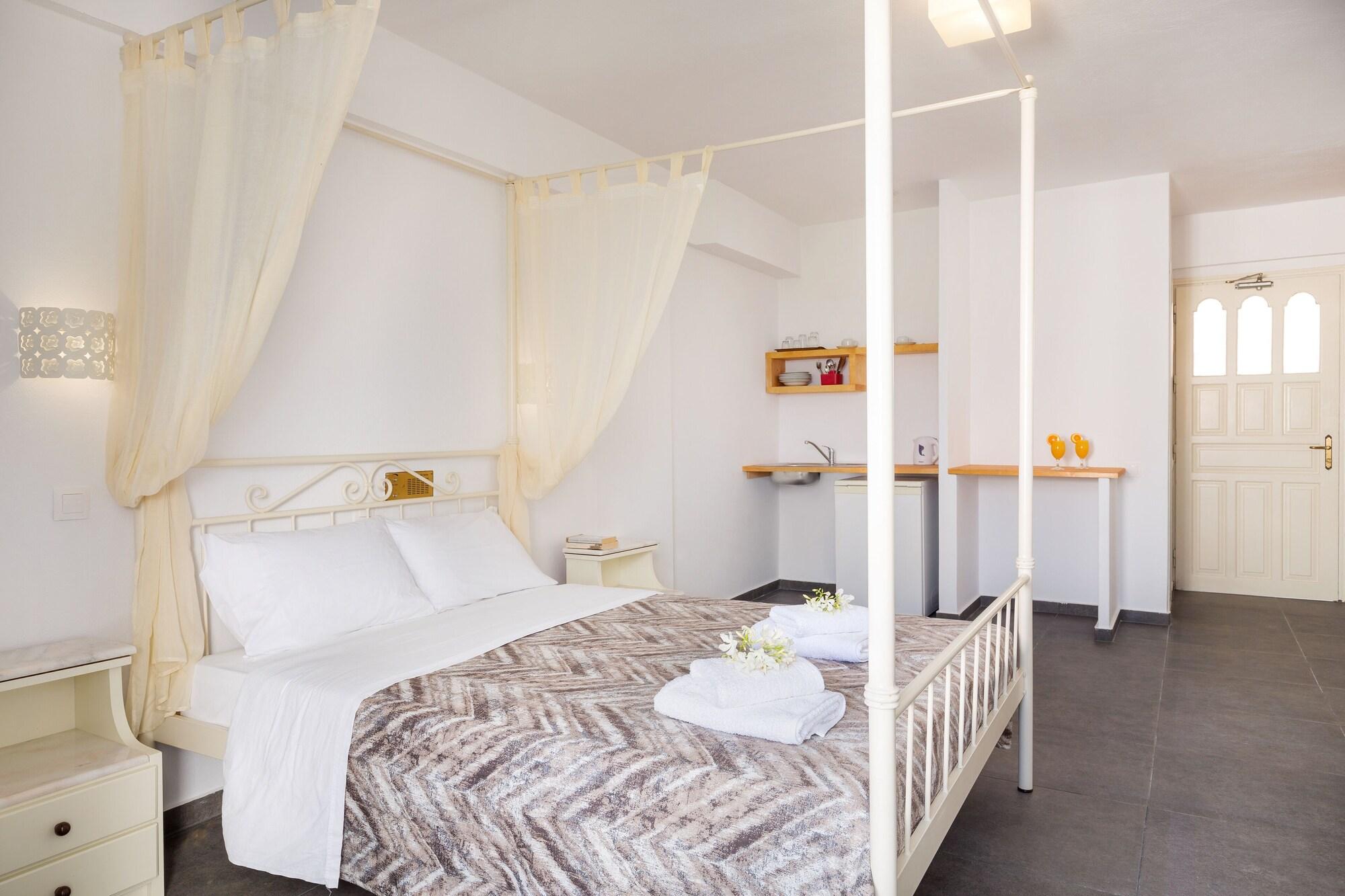 Sea View Beach Hotel (Adults Only) ペリヴォラス エクステリア 写真